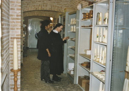 200076 De kaarsenwinkel van de priorij te Heesch