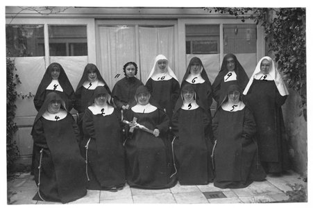 156014 De zusters van het convent Amsterdam dat later het klooster in Duivendrecht gaan bewonen
