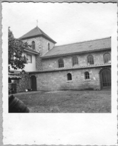 156163 Buitenaanzicht van kapel en koor van het klooster te Balsbach (Duitsland)