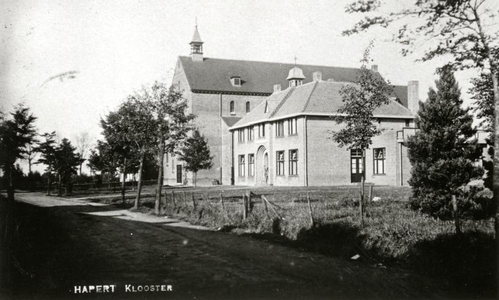106016 Klooster H. Maria, Kerkstraat 5, Hapert