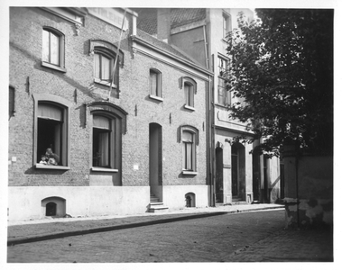 196013 Het tehuis voor kinderen van ongehuwde moeders bij huize Bethlehem te Nijmegen