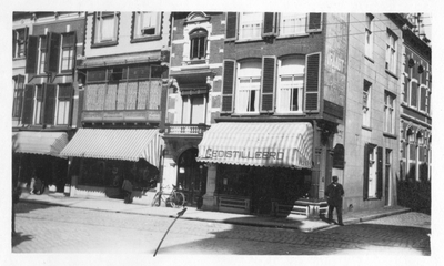 196018 Ingang huize Bethlehem (Lange Burchtstraat 51) te Nijmegen