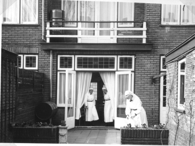 196035 Achterzijde van het huis van de zusters (Thorbeckestraat 72) te Leiden