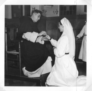 196065 Professie in de kapel van huize Bethlehem te Nijmegen van zuster Bernadette