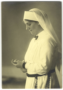 196181 Portretfoto van zuster Hieronyma Roovers