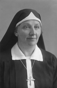 272045 Portret van zuster Rosa Ammerlaan, eerste overste van de congregatie te Wageningen