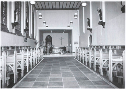214110 Het koor van het klooster Mariadal te Venlo na de verbouwing in 1965. Een kleine kapel voor de buurtbewoners en ...