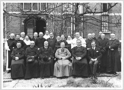 214135 Het vijftigjarig bestaan van het klooster Mariadal te Venlo