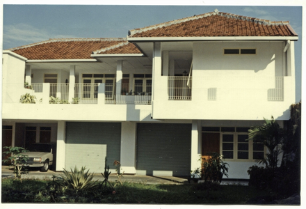 246087 De nieuwe garage van het retraitehuis te Sragen, Java, Indonesië