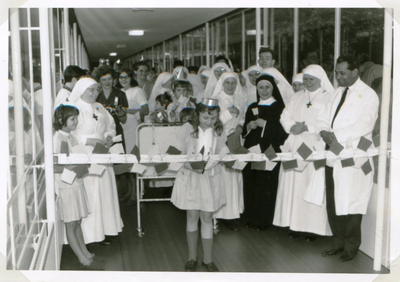 274168 Feestelijke opening van de nieuwe uitbouw van het Elisabeth ziekenhuis te Venray