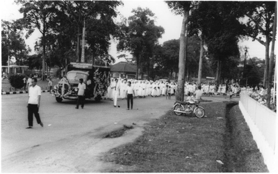 178187 Begrafenis van zuster Clarentina de Jong in Medan (Indonesië)