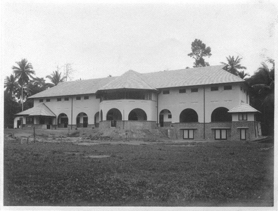 178197 Het zusterhuis te Medan (Indonesië)