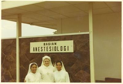 178199 Op bezoek bij onze studenten anesthesiologie (Indonesië)