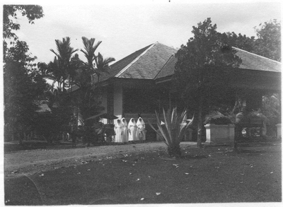 178256 Vier zusters voor het eerste huis in Medan (Indonesië)