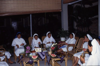 178312 Zusters wonen, werken en leren in Passar VIII, de opleidingsschool voor verpleegkundigen en vroedvrouwen (Indonesië)