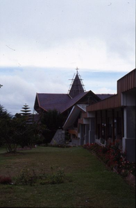 178328 Kapel van het klooster te Brastagi in de steigers (Indonesië)