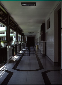 178341 Gang van het ziekenhuis van de zusters te Medan (Indonesië)