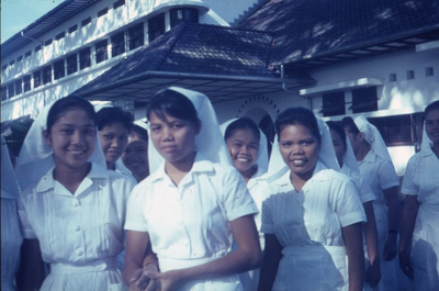 178372 Personeel van het St. Elisabethziekenhuis te Medan (Indonesië)