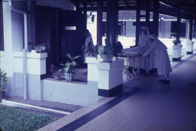 178375 Zusters aan het werk in het St. Elisabethziekenhuis te Medan (Indonesië)