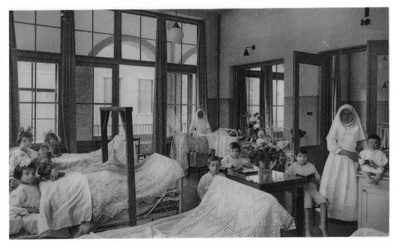 178397 Kinderziekenzaal in het St. Elisabeth ziekenhuis in Leiden