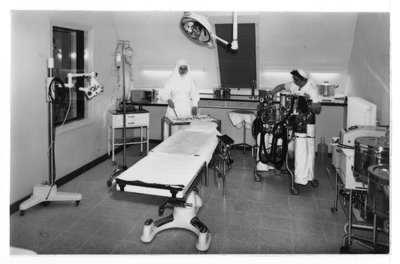 178403 Operatiekamer oorheelkunde in het St. Elisabeth ziekenhuis te Leiden
