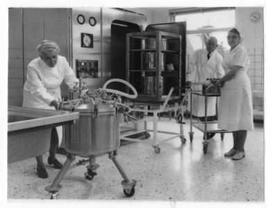178407 Zusters werkzaam in de sterilisatieruimte van het St. Elisabeth ziekenhuis te Leiden