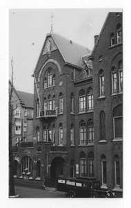 178422 Voorzijde van de kapel bij het ziekenhuis te Leiden