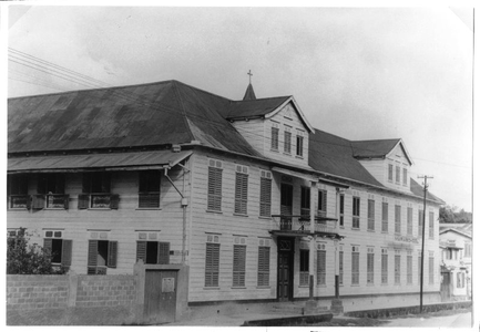 184072 De Mariaschool te Paramaribo (Suriname)