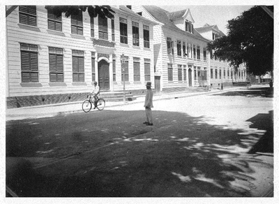 184146 Klooster De Voorzienigheid met school en weeshuis te Paramaribo (Suriname)