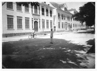 184146 Klooster De Voorzienigheid met school en weeshuis te Paramaribo (Suriname)