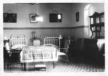 184198 Een ziekenkamer van het klooster en internaat Welgelegen te Willemstad (Curaçao)