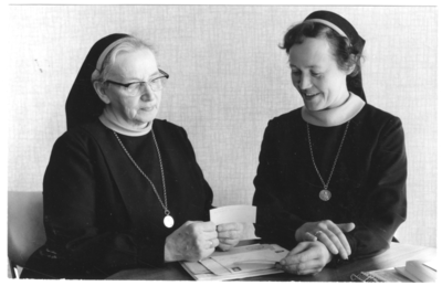 202081 Moeder Agatha legde haar functie als algemene overste neer op 28 april 1966, zuster Josephine volgde haar op