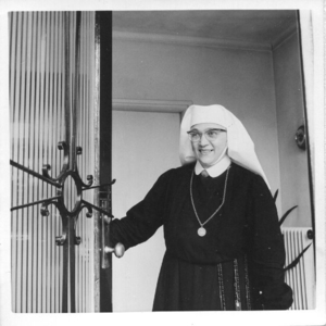 202205 Zuster Gudulina op bezoek in het klooster in Hilversum