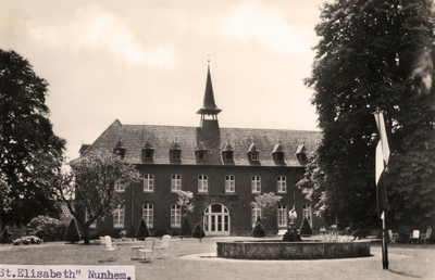 112064 Klooster Sint Elisabeth, Roggelseweg 57, Nunhem (gemeente Leudal)