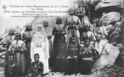 116103 Inlandsche Novicen en Postulanten met eene Witte Zuster , Boudewijnstad (Kongo)