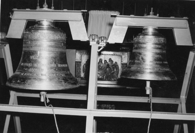 168112 Nieuwe klokken in het kloost te Grave-Velp, ingewijd 28 juli 1960