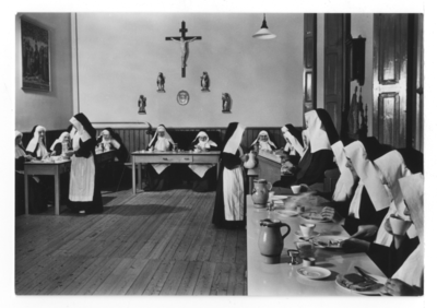 168144 De eetzaal in het klooster van de zusters redemptoristinnen te Sambeek