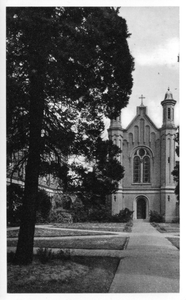 122154 De binnencour (binnenplaats) voor de kapel van het seminarie Rijsenburg te Driebergen