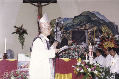 122217 Mgr. A.G.P. Datubara OFM Cap. tijdens de eucharistieviering ter gelegenheid van de verzelfstandiging van de ...