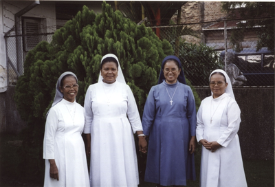 122301 De zusters Damiana, Anicita, Regina en Paula te Medan (Noord-Sumatra), Indonesië