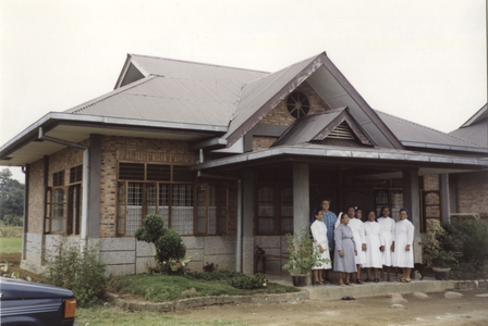 122304 Het huis van de communiteit bij de St. Annaschool (MEAO) en het meisjesinternaat in Indonesië