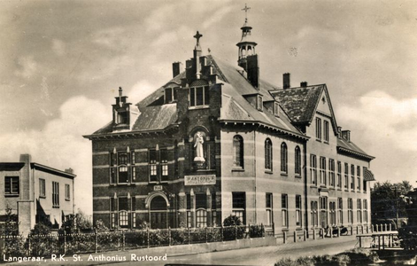 126025 St. Antoniusrusthuis, Langeraarseweg, Langeraar (Nieuwkoop)