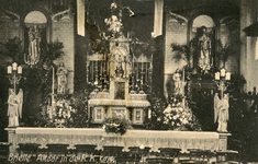 PB0177 Het hoofdaltaar in de Katholieke Kerk, 1917