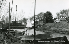 PB1178 De haven van Camping de Meeuw, op de achtergrond de panden langs de Veerweg, 1970