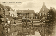 PB2525 De haven van Geervliet, met de muziektent en het stadhuis, ca. 1956