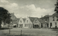 PB2725 Huizen langs de Markt, ca. 1936