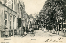 PB2738 Huizen langs de Markt, ca. 1905