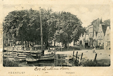 PB2776 Schip ligt afgemeerd in de haven van Heenvliet, ca. 1905