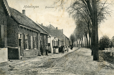 PB2914 Woningen langs de Dorpsstraat, ca. 1908