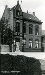 PB2957 Het gemeentehuis van Hekelingen, ca. 1940